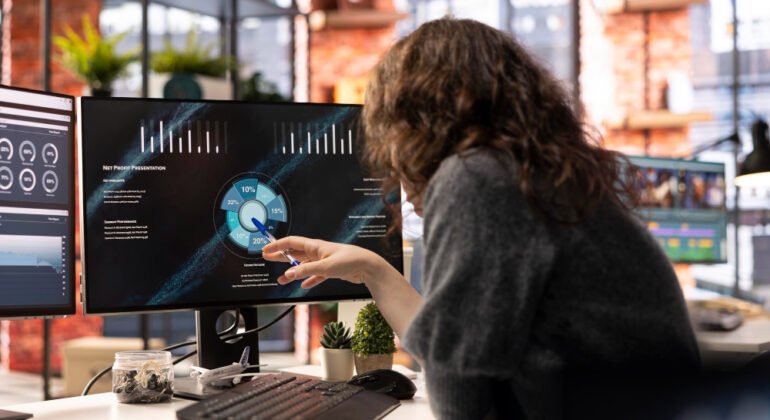 How Does AI Improve Qualitative and Quantitative Market Research? (2026 Guide)